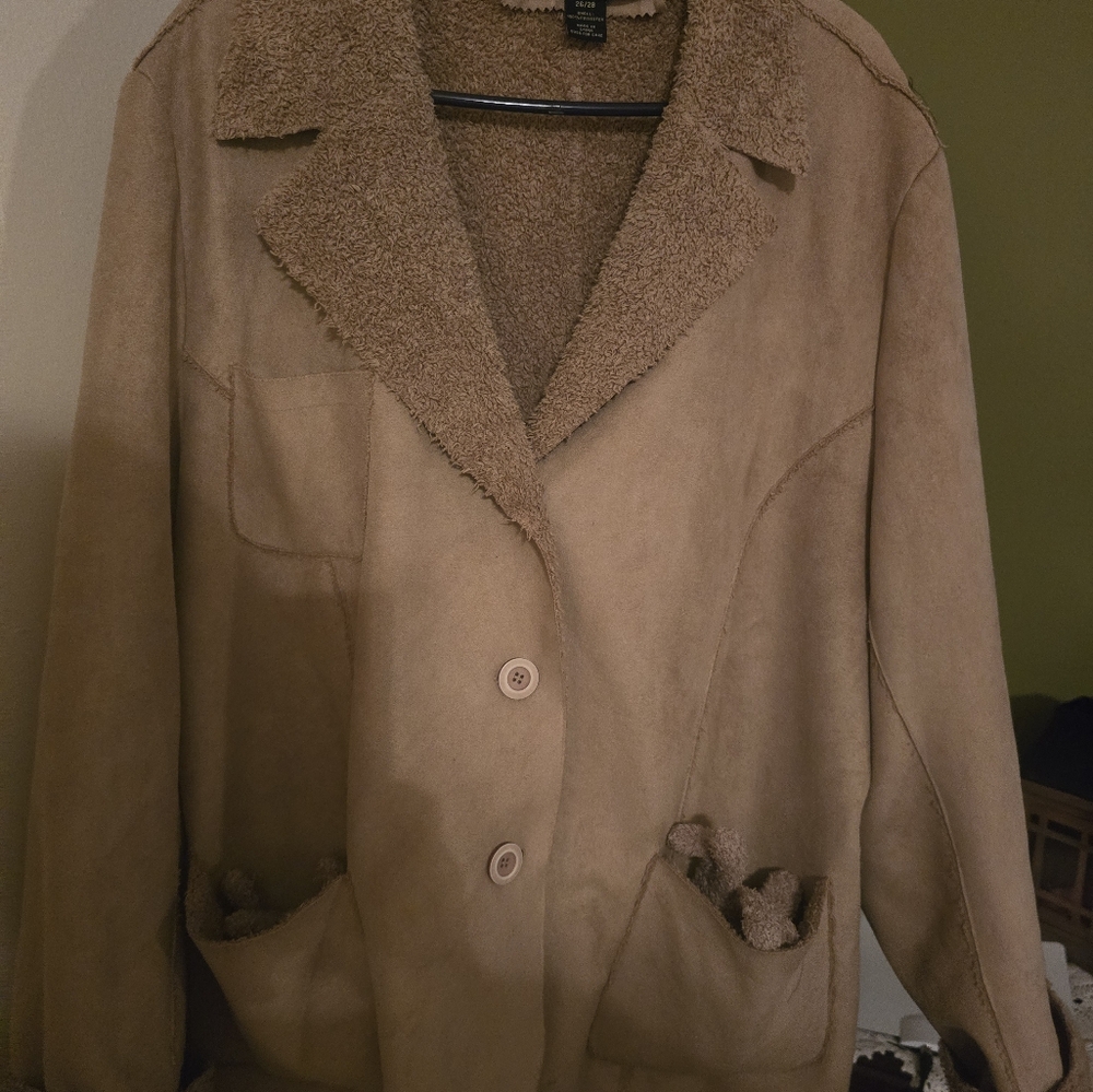 Venezia Women's PLUS Suede look coat with fur lining and matching gloves